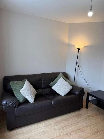 Middleton Boulevard: Bedroom Student (jubilee), NG8 - Photo 3