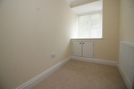 3 Bedroom Semi-Detached Bungalow - Photo 2