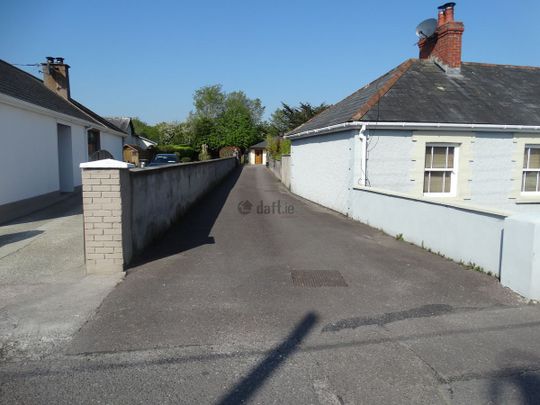 Apartment to rent in Cork, Blackrock - Photo 1