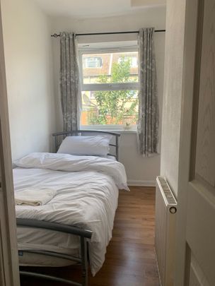 4 Bed Terraced House, Nottingham, NG7 - Photo 1