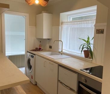 Studio Flat, Buckingham Road, BN1 - Photo 6