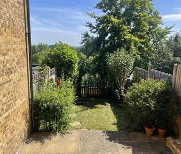 2 bedroom semi-detached house to rent - Photo 4