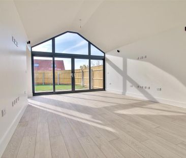 3 bedroom detached bungalow to rent - Photo 1