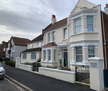 Luton Avenue, Broadstairs Kent CT10 2DH - Photo 2