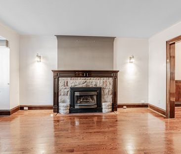 For Lease - 7 Duplex Crescent, Toronto, Ontario - Photo 2