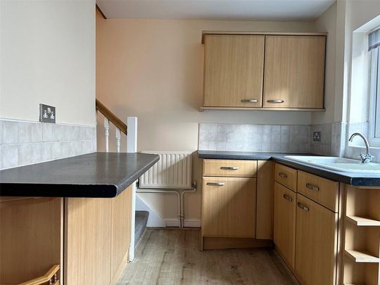 2 bedroom terraced house to rent - Photo 1