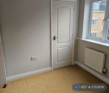 3 bedroom semi-detached house to rent - Photo 6