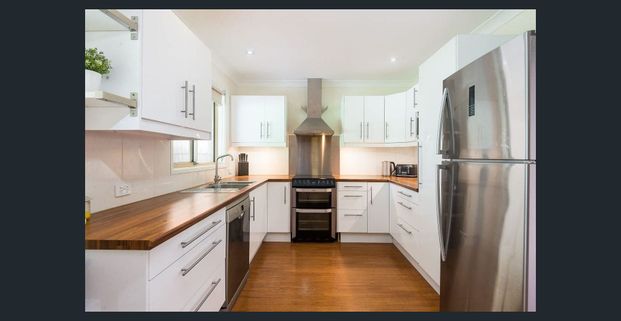 Well presented family home - Photo 1