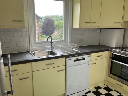 Croydon Road, CR3, Property for rent - Photo 2