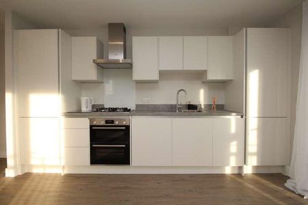 Opendale Road Burnham Buckinghamshire, SL1 - Photo 5