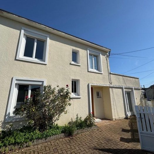 Maison à louer, 6 pièces - Angers 49100 - Photo 1
