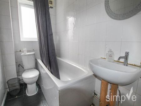 1 bedroom ground floor flat to rent - Photo 2