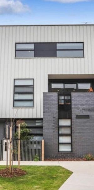 Altona North - Photo 2