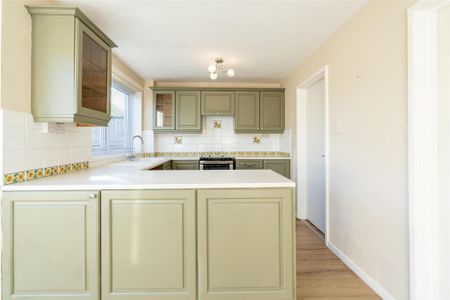 3 bedroom semi-detached house to rent - Photo 4