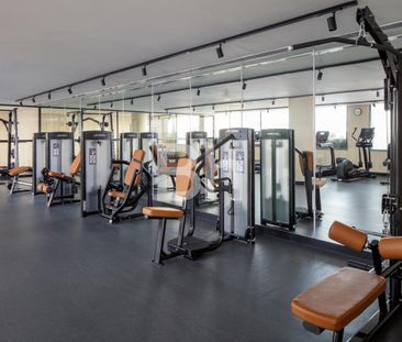 Bills Inclusive|Fully Furnished|Near Train Station - Photo 3