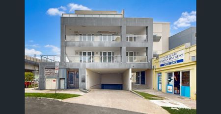 Ground-Floor Living in the Heart of Carnegie - Photo 5