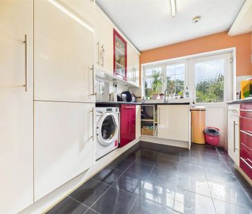 3 bedroom terraced house to rent - Photo 6