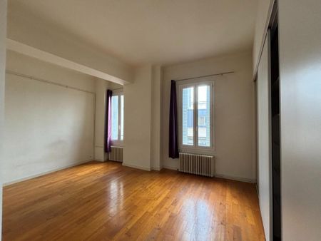 Location Appartement 5 pièces 127m² AVIGNON 84000 - Photo 3