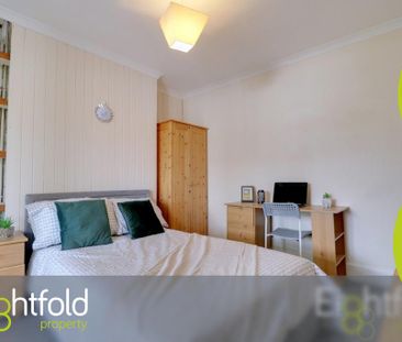 4 bedroom end of terrace house to rent - Photo 5