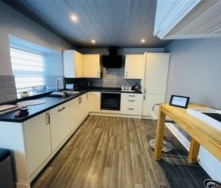 Aberporth, Cardigan, SA43 - Photo 3