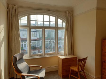 4 bedroom apartment to rent - Photo 4