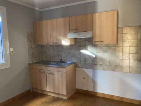 Location appartement t6 et plus 2 pièces 62 m² à Luc-la-Primaube (12450) - Photo 5