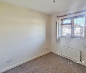 2 bedroom terraced house to rent - Photo 2