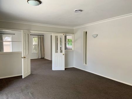 Somerfield, 5 bedrooms - Photo 3