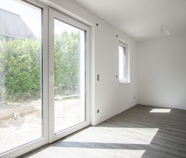 Barrierefreie Erdgeschosswohnung mit Terrasse und Garten inkl. Einb... - Photo 3