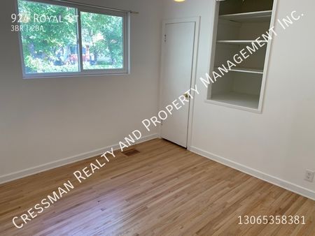 2 Bedroom Main Floor Unit in Rosemont - Photo 2