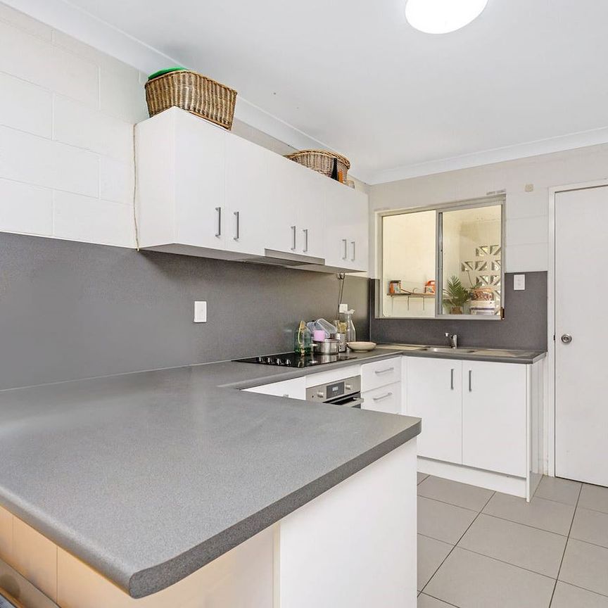 2/68 Coates Street, Mount Louisa, Mount Louisa. - Photo 1