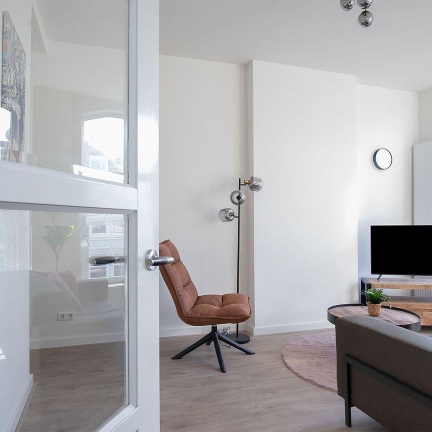 Appartement te huur: Van Oldenbarneveltstraat 135-B02 3012 GT Rotterdam - Photo 1