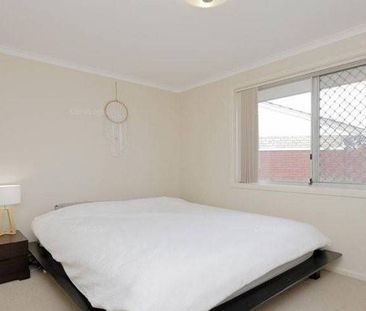 Easy, Ready 3 Bedrooms Living Spacious Home| Fully Furnished - Photo 3