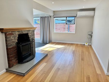 Sunny & Spacious Living in a Convenient Location - Photo 4