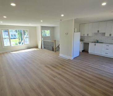 For Lease - 698 Burton Drive, Innisfil, Ontario - Photo 4