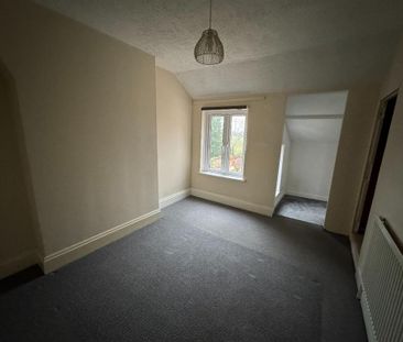 2 bedroom semi-detached house to rent - Photo 5