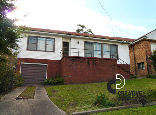 Three bedroom home with family yard - Photo 1