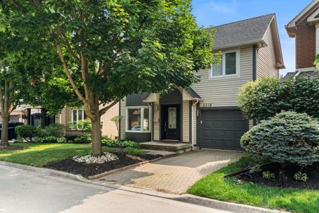 For Lease - 2218 Bluegrass Lane, Burlington, Ontario - Photo 4