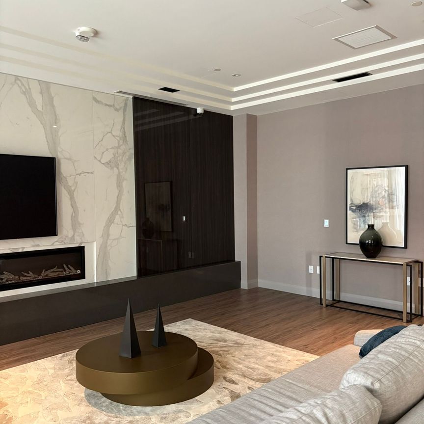 For Lease - 293 The Kingsway N/A Unit# 420, Toronto, Ontario - Photo 1