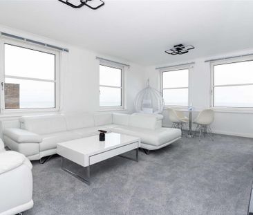 3 bedroom flat to rent - Photo 3