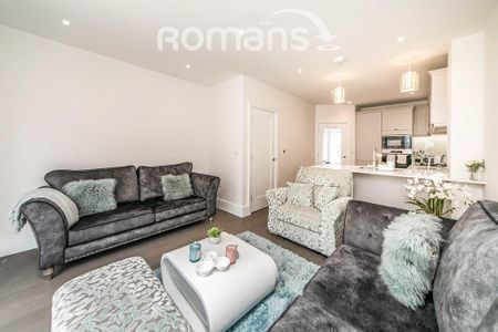 3 bedroom semi-detached house to rent - Photo 2