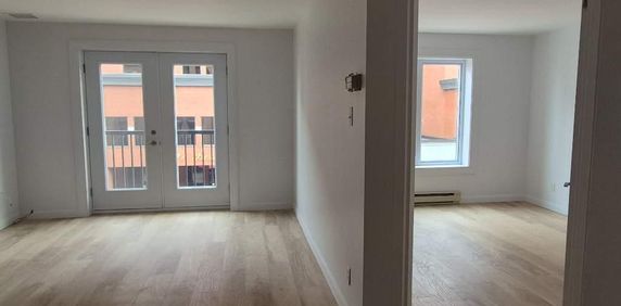 BEAU 3 1/2 À LOUER - Photo 2