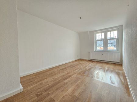 Sehr schöne großzügige und renovierte Wohnung / Erstbezug Gutschrift in Höhe von 700.-€ - Foto 3