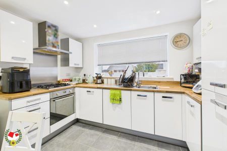 Hitchings Leaze, Patchway, Bristol - Photo 5