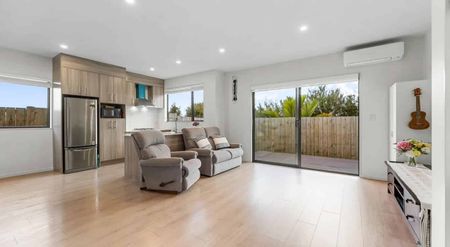 Standalone Home with Stunning Bush Views – 77 John Gray Street, Papakura - Photo 3