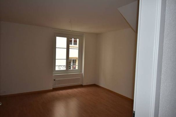 City center, within walking distance of all amenities, large 3.5-room apartment on the 2nd floor - Photo 1