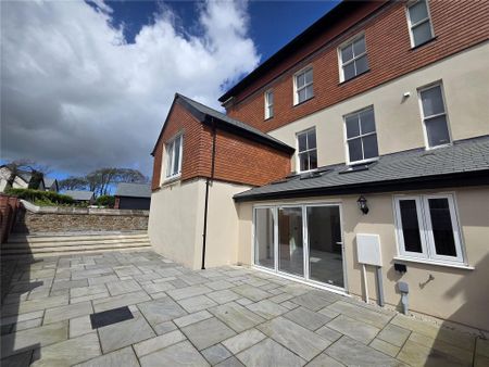 4 bedroom property to rent - Photo 2