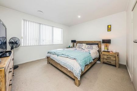 PAPAKURA, 3 BEDROOMS - Photo 3