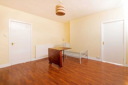 3 Bed Flat, Mansefield Road, AB11 - Photo 2