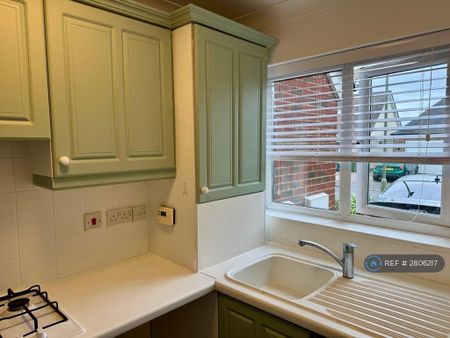 2 bedroom flat to rent - Photo 5